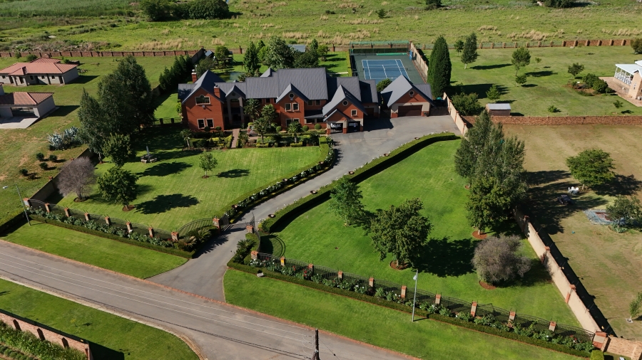 5 Bedroom Property for Sale in Grimbeeck Park North West